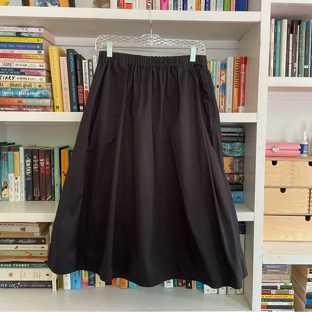 SOLD Everlane Cotton Poplin Midi Skirt in Black